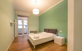 Italianflat - Elegant 2 Bedrooms With Balcony, 5 Min Walking From Arena